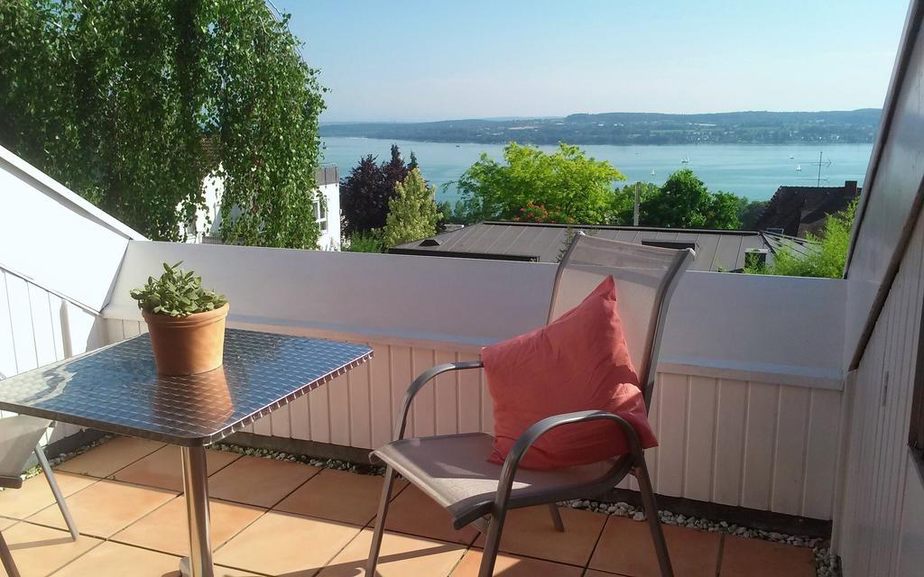 Ferienwohnung mit Seeblick und Dachterrasse in Überlingen Habitación foto